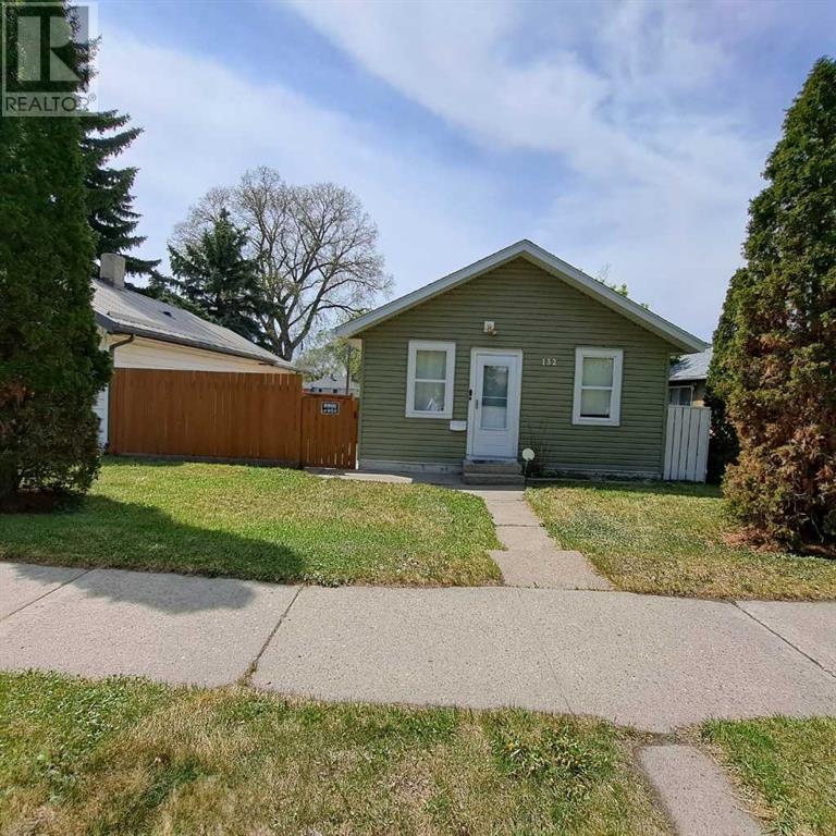Property at 132 20 Street N image 1