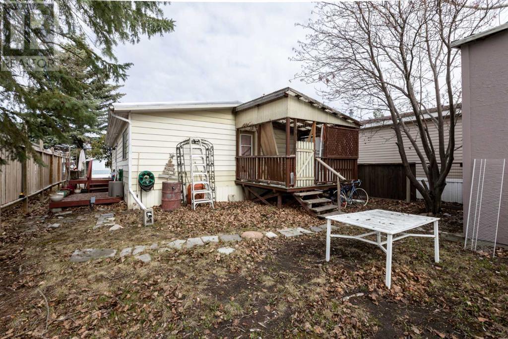 113 Westwood Court, Innisfail, Alberta  T4G 1S2 - Photo 4 - A2220301