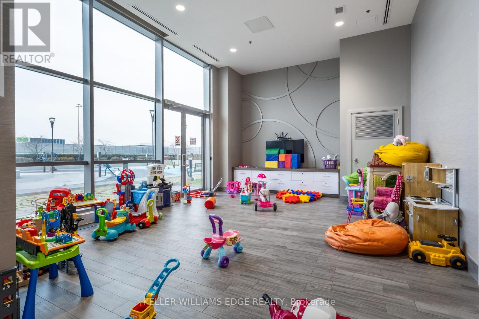 1608 - 2081 Fairview Street, Burlington, Ontario  L7R 0E4 - Photo 41 - W12143118