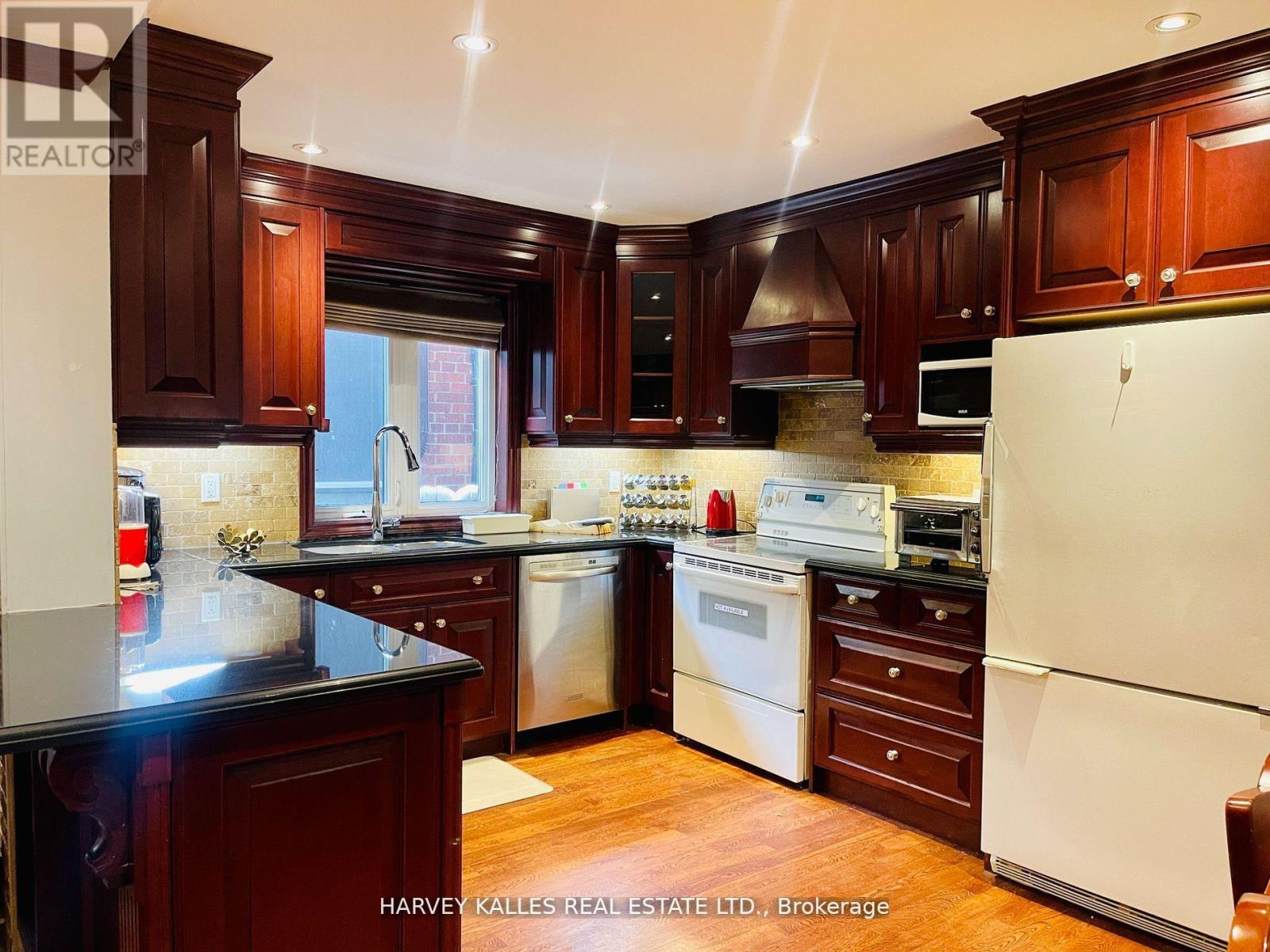 Main - 1538 Davenport Road, Toronto, Ontario  M6H 2J1 - Photo 4 - W12143119