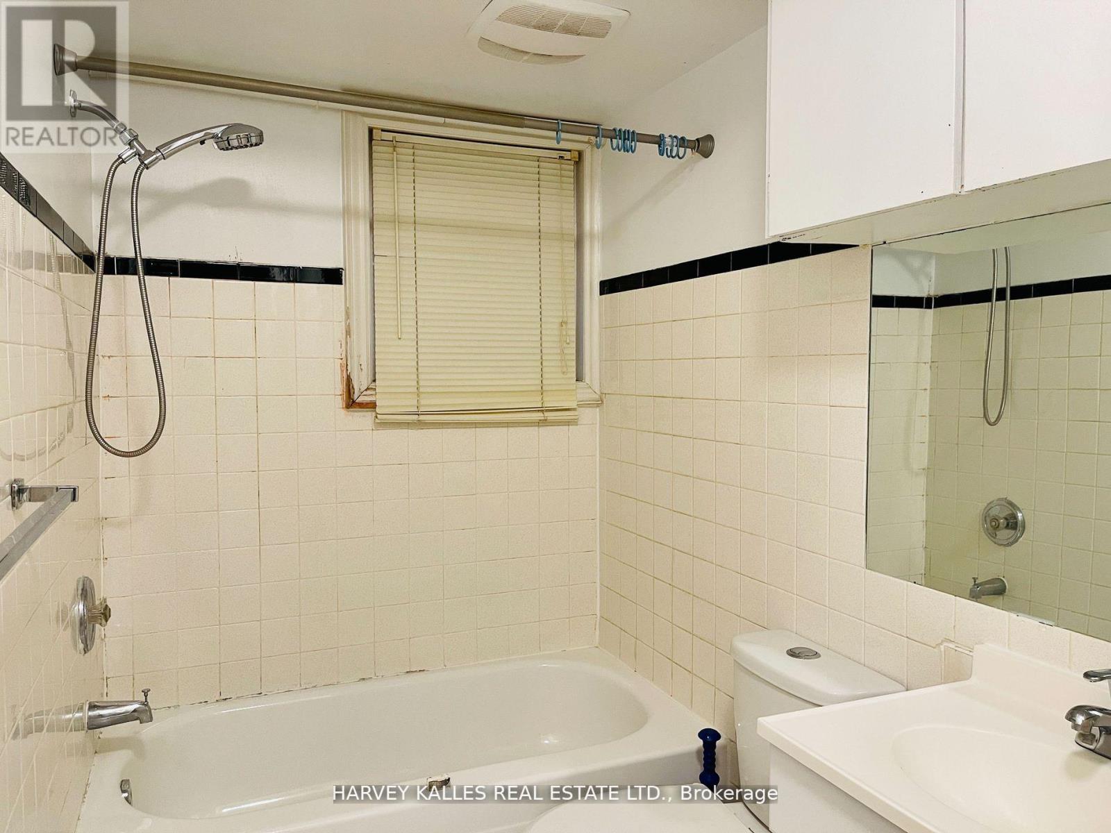 Main - 1538 Davenport Road, Toronto, Ontario  M6H 2J1 - Photo 6 - W12143119