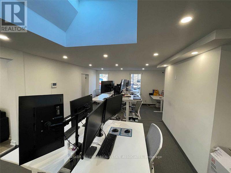 Second Floor - 82 Lakeshore Road E, Mississauga, Ontario  L5G 1E1 - Photo 3 - W12143134