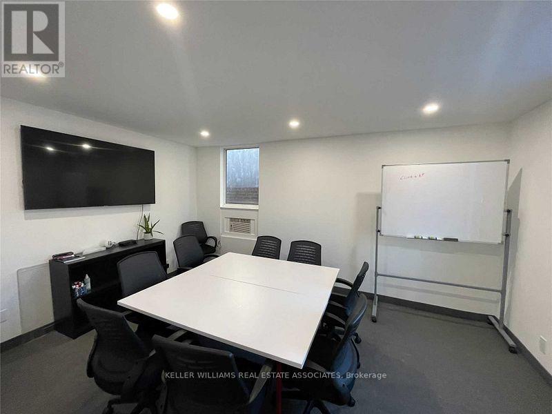 Second Floor - 82 Lakeshore Road E, Mississauga, Ontario  L5G 1E1 - Photo 4 - W12143134