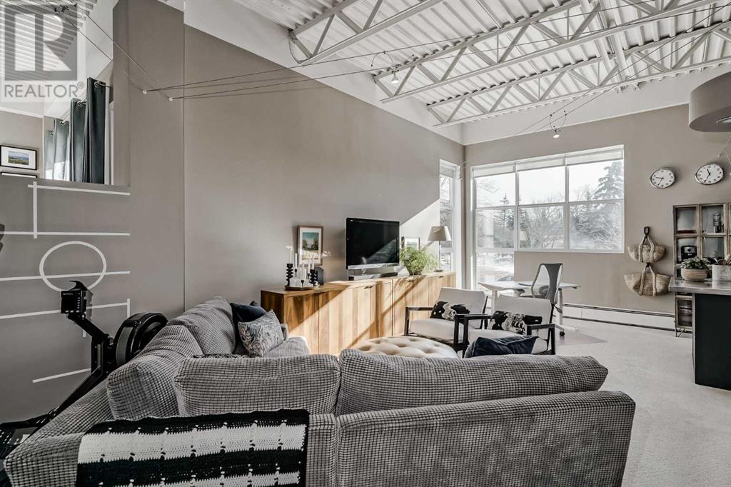 202, 59 Glamis Drive, Calgary, Alberta  T3E 6V4 - Photo 4 - A2211478