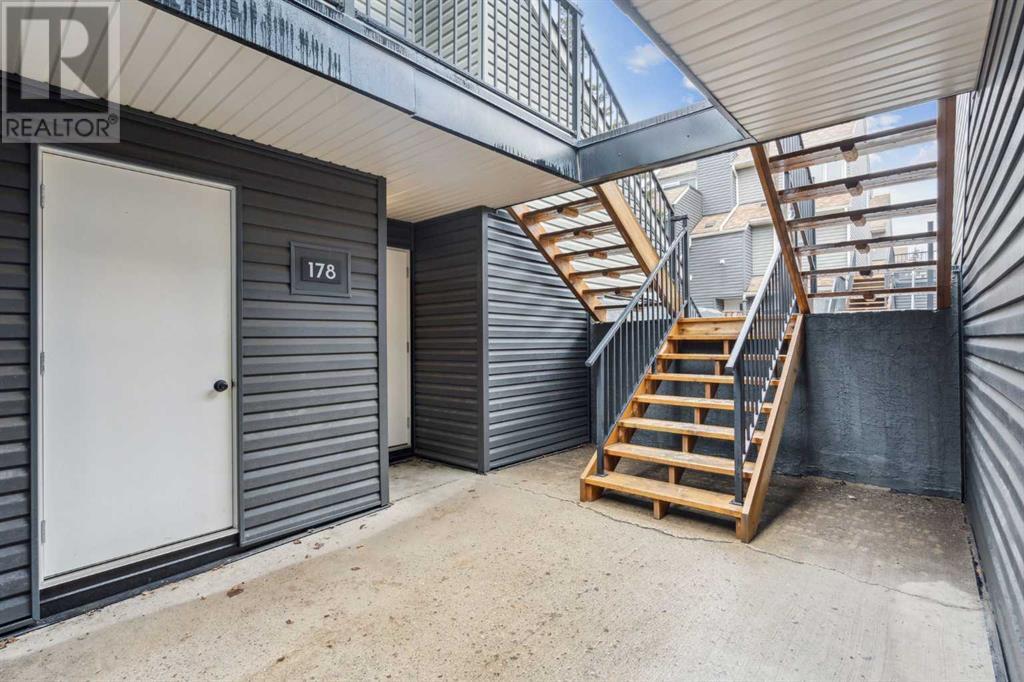 Property at 178, 86 Glamis Green SW image 2