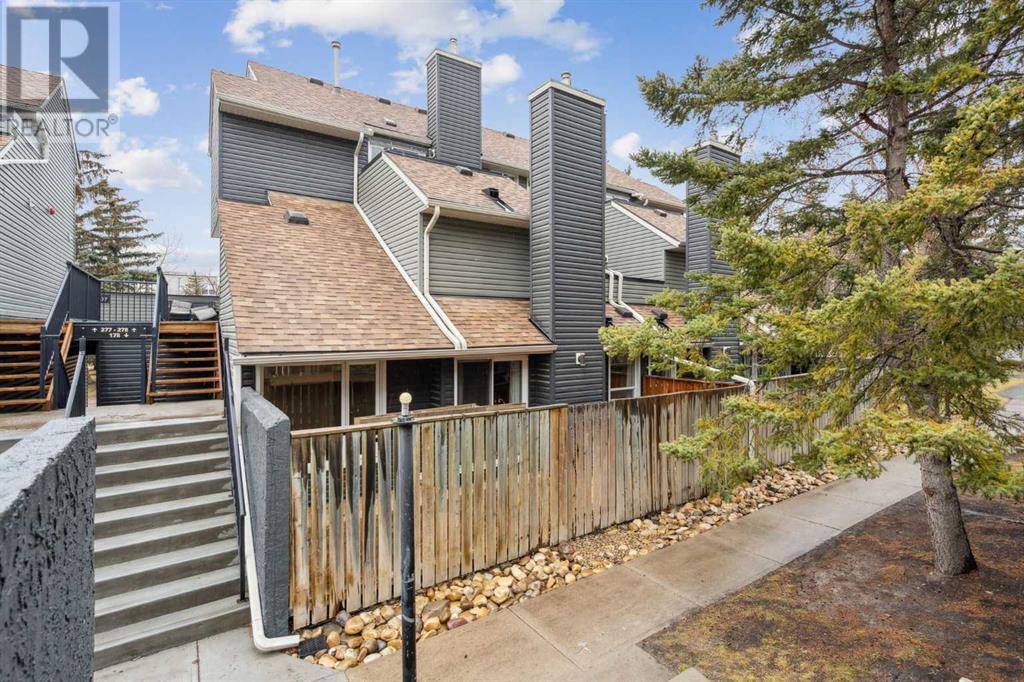 Property at 178, 86 Glamis Green SW image 3
