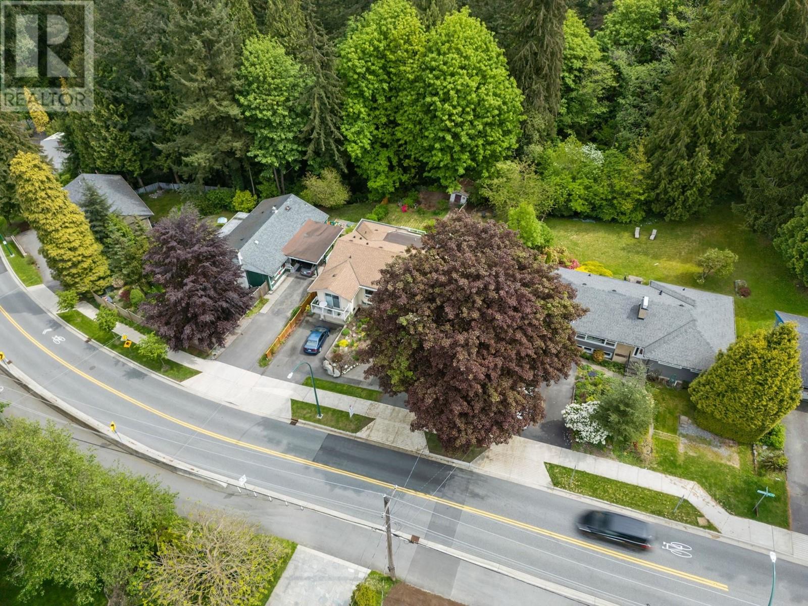 985 Gatensbury Street, Coquitlam, British Columbia  V3J 5J6 - Photo 2 - R3001832