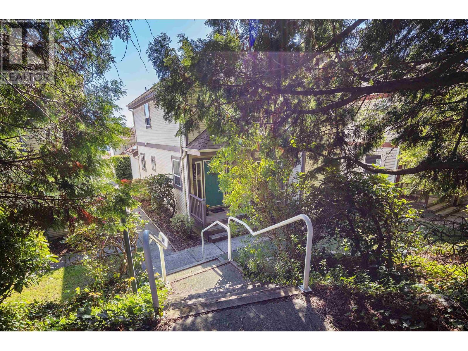 1780 Southeast Marine Drive, Vancouver, British Columbia  V5P 2R8 - Photo 3 - R3001866