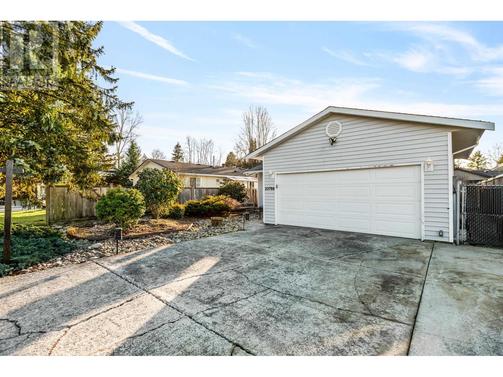 Property at 22750 BALABANIAN CIRCLE image 3