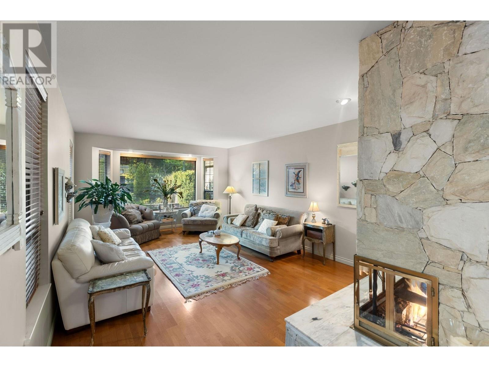 732 Rochester Avenue, Coquitlam, British Columbia  V3K 2V8 - Photo 6 - R3001890