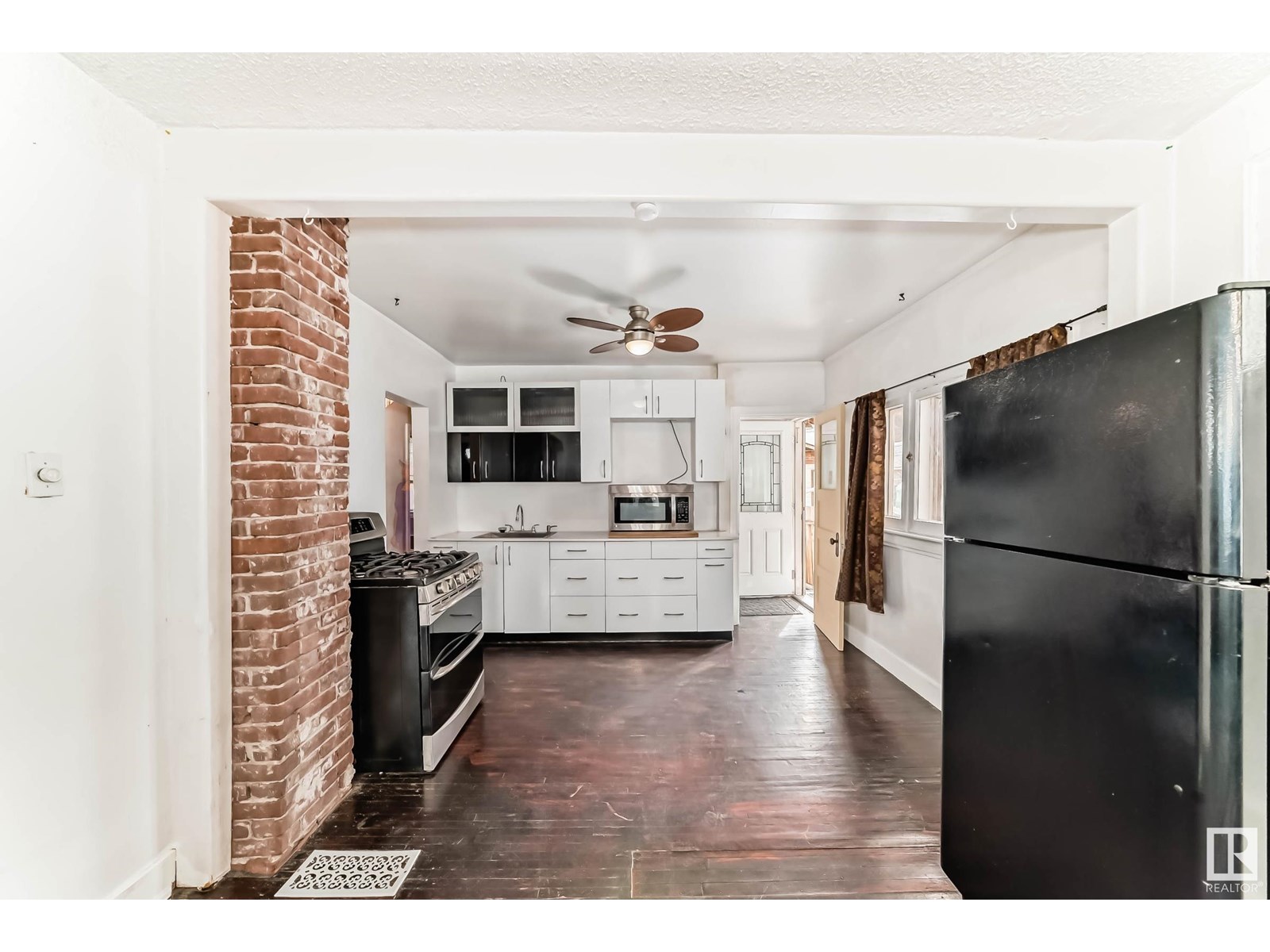 Property at 11619 96 ST NW image 4