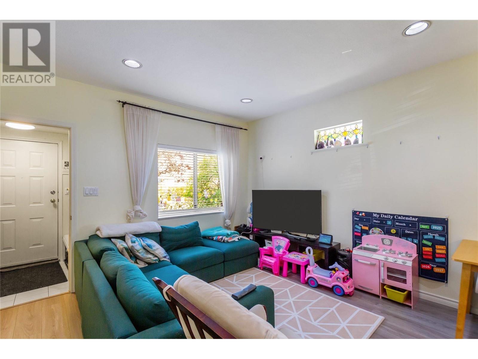 156 E 53rd Avenue, Vancouver, British Columbia  V5X 1H8 - Photo 3 - R2997206