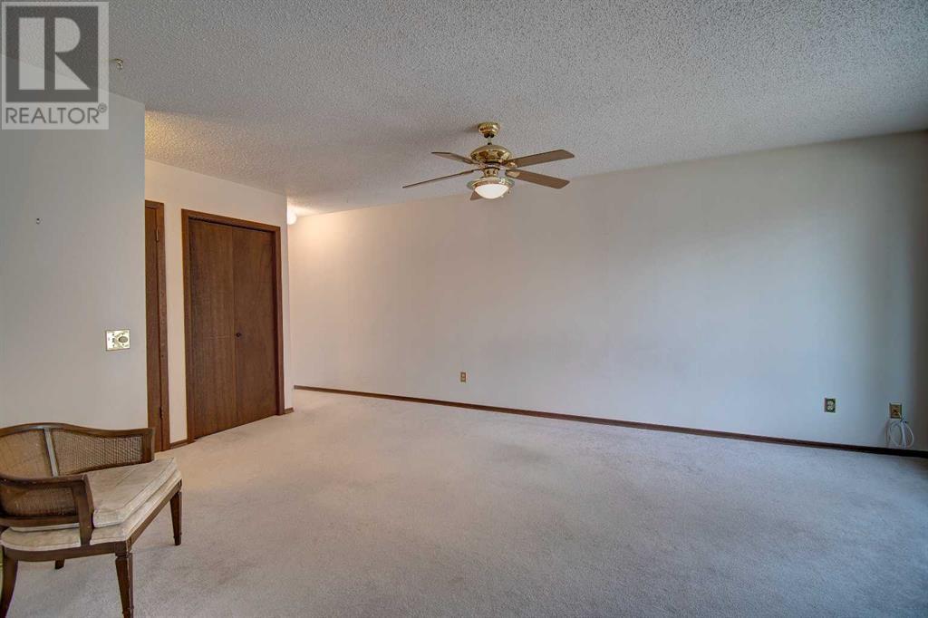 2, 10001 Brookpark Boulevard Sw, Calgary, Alberta  T2W 3E3 - Photo 13 - A2212681