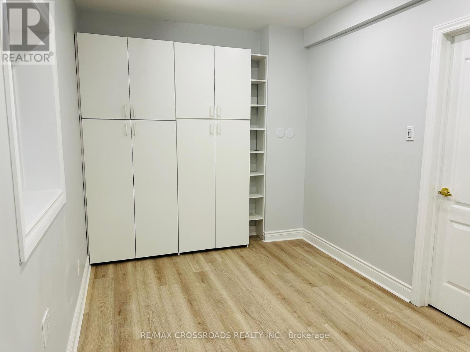 Main & Basement - 1405 Woodbine Avenue, Toronto (Woodbine-Lumsden), Ontario  M4C 4G7 - Photo 3 - E12141159