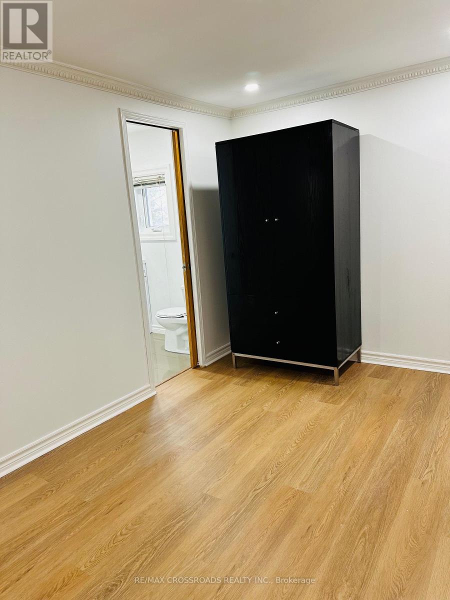 Upper Level - 1405 Woodbine Avenue, Toronto, Ontario  M4C 4G7 - Photo 8 - E12141220