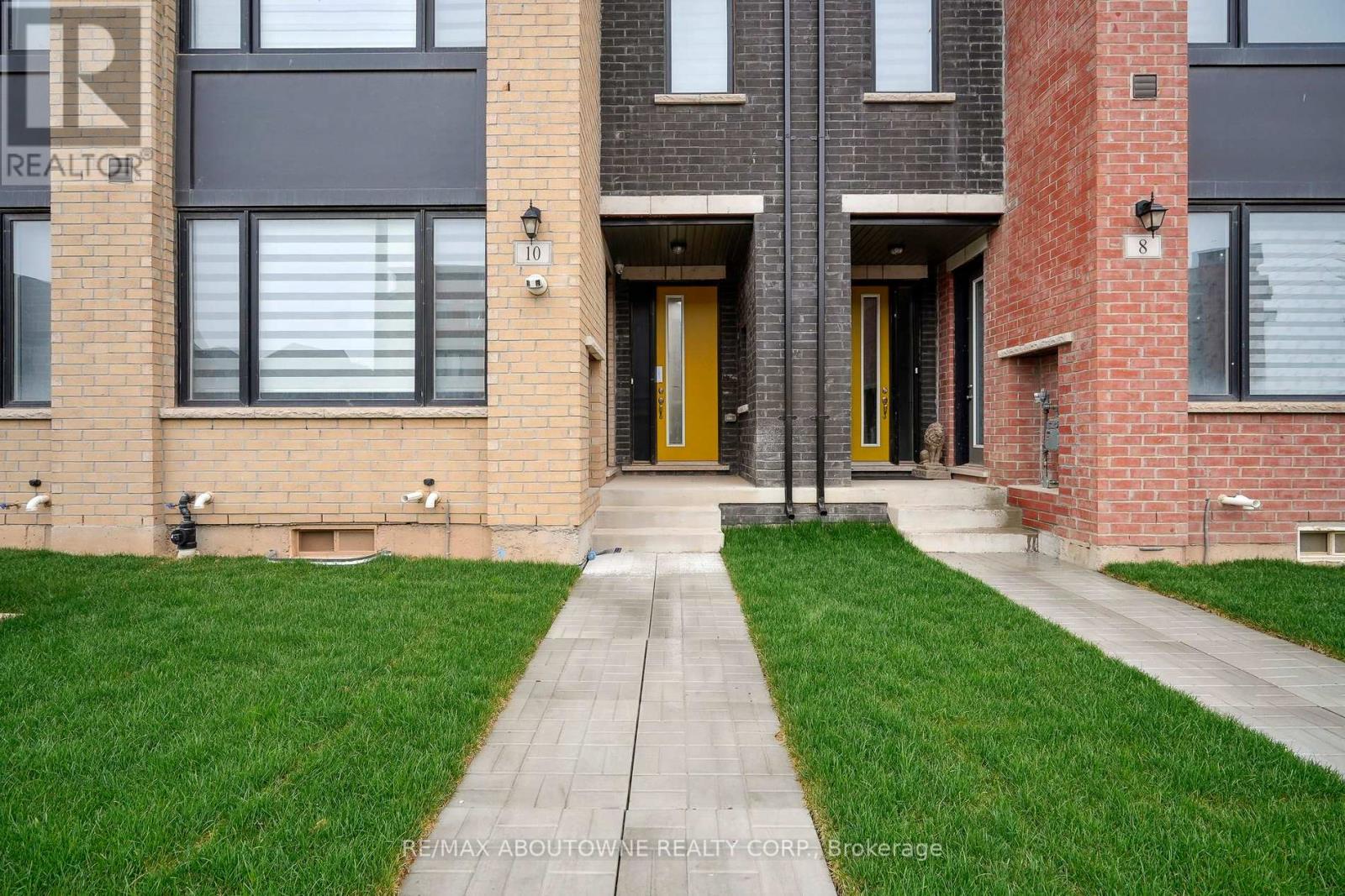 10 Marvin Avenue, Oakville, Ontario  L6H 0Z8 - Photo 1 - W12143183
