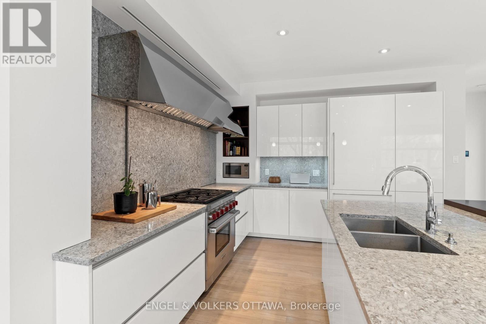 15 Camwood Crescent, Ottawa, Ontario  K2H 7X1 - Photo 11 - X12043163