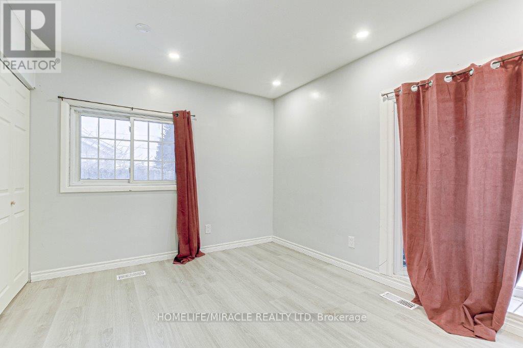 259 Phelan Street, Woodstock (Woodstock - South), Ontario  N4S 2B3 - Photo 6 - X12143172