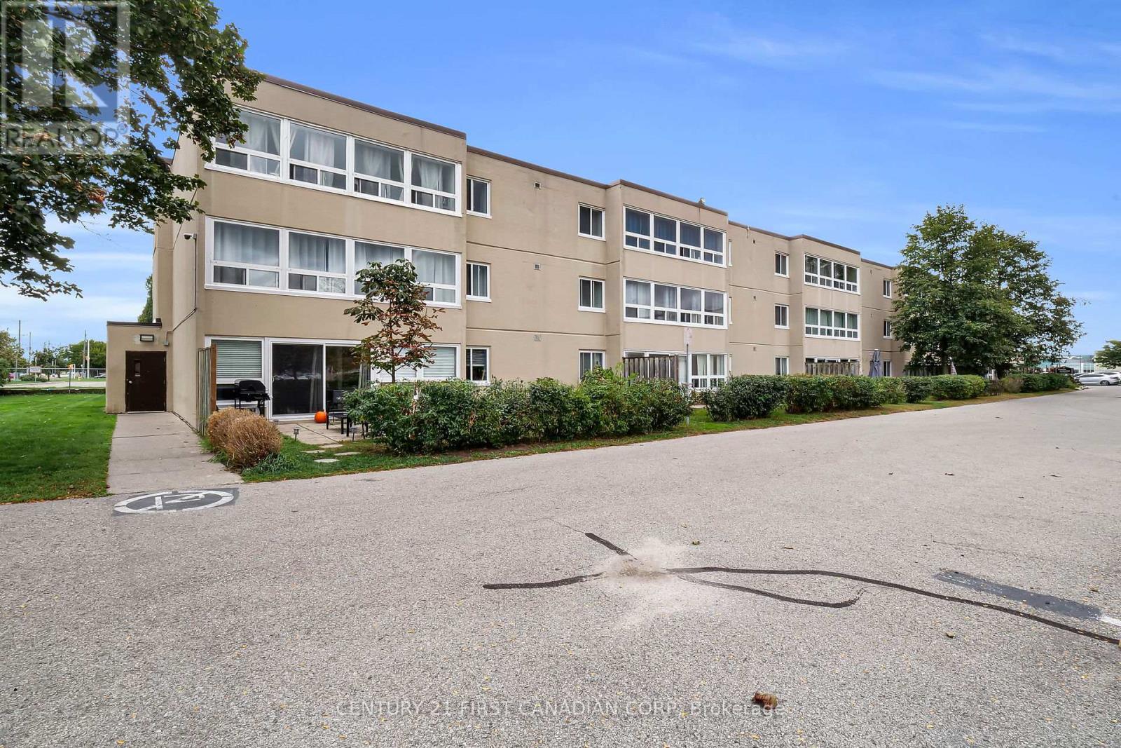 Property at 212 - 1447 HURON STREET image 3