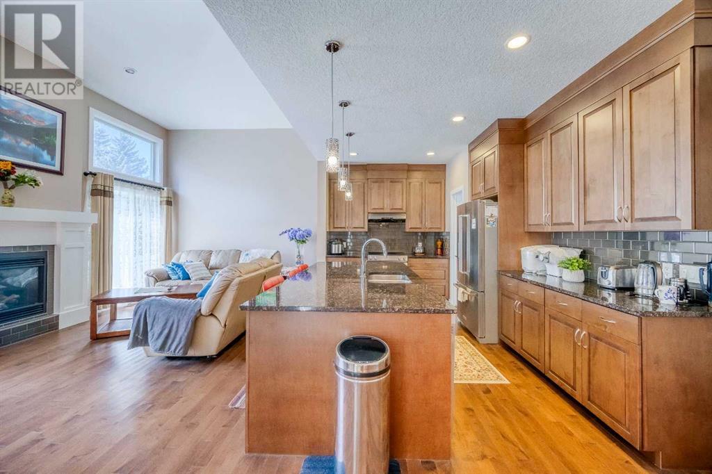 767 Shawnee Drive Sw, Calgary, Alberta  T2Y 1V6 - Photo 4 - A2218682