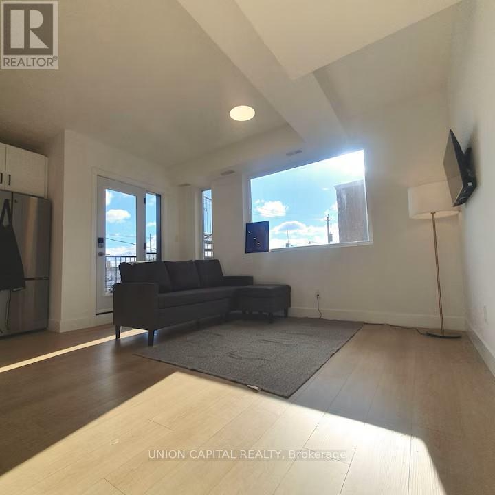 3 - 45 Norwood Terrace, Toronto, Ontario  M4E 2H2 - Photo 14 - E12136041
