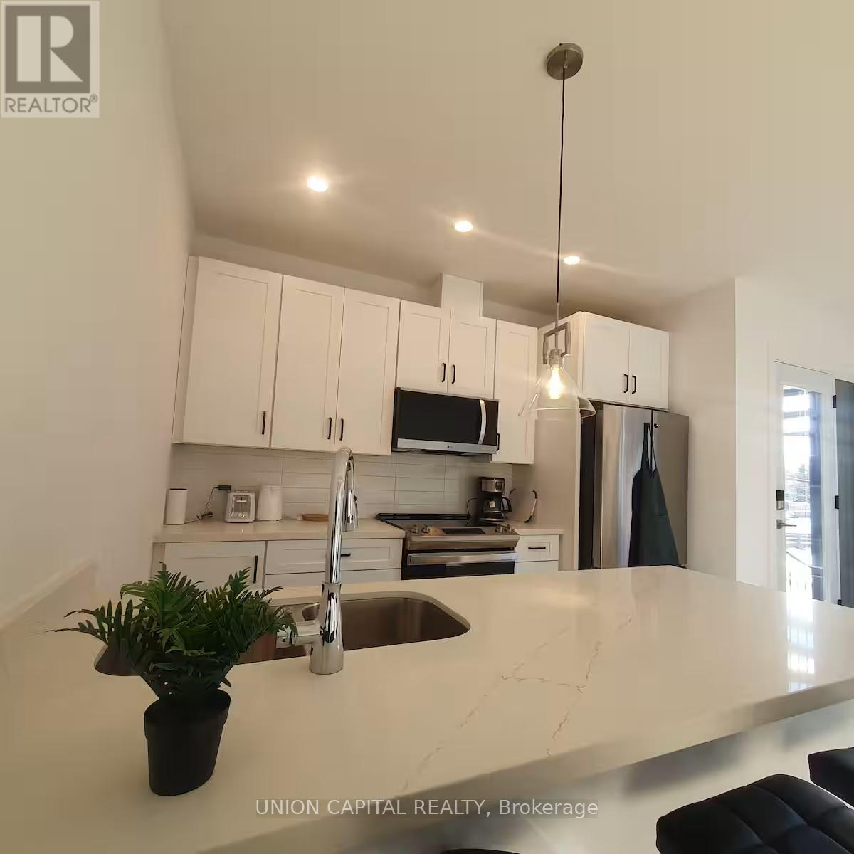 3 - 45 Norwood Terrace, Toronto, Ontario  M4E 2H2 - Photo 5 - E12136041