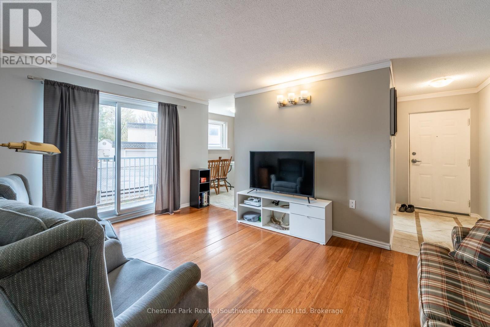 7 - 37 Conroy Crescent, Guelph, Ontario  N1G 2V5 - Photo 17 - X12143234