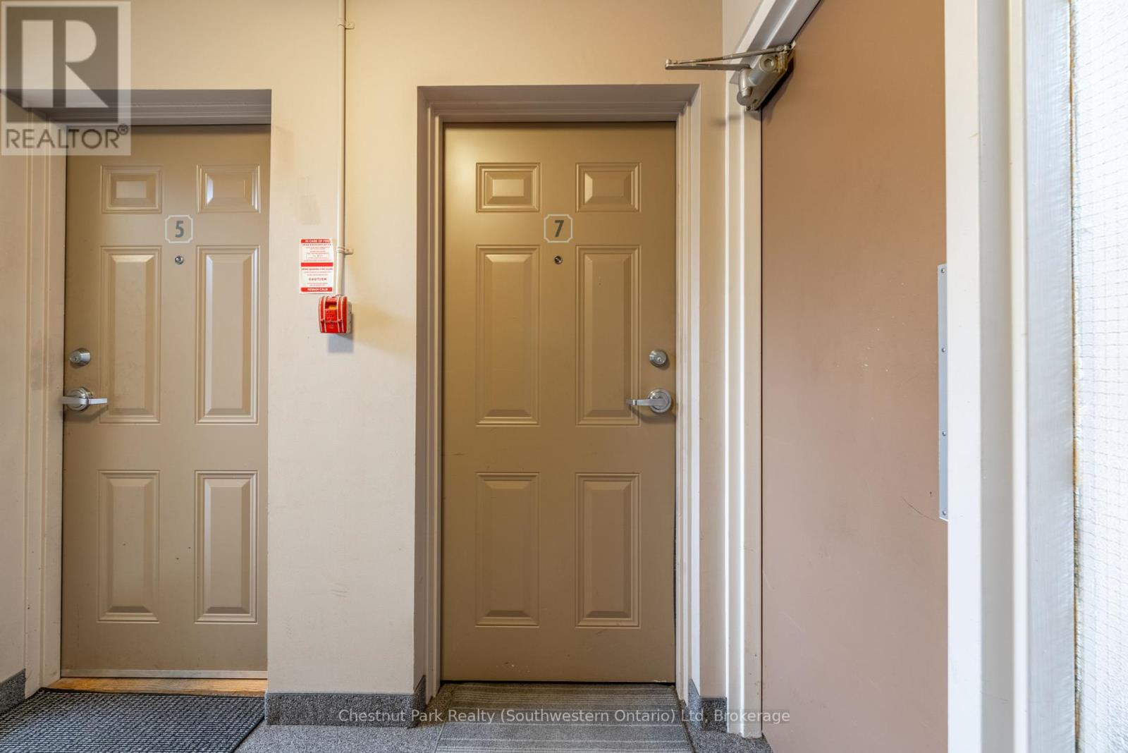 Property at 7 - 37 CONROY CRESCENT image 3