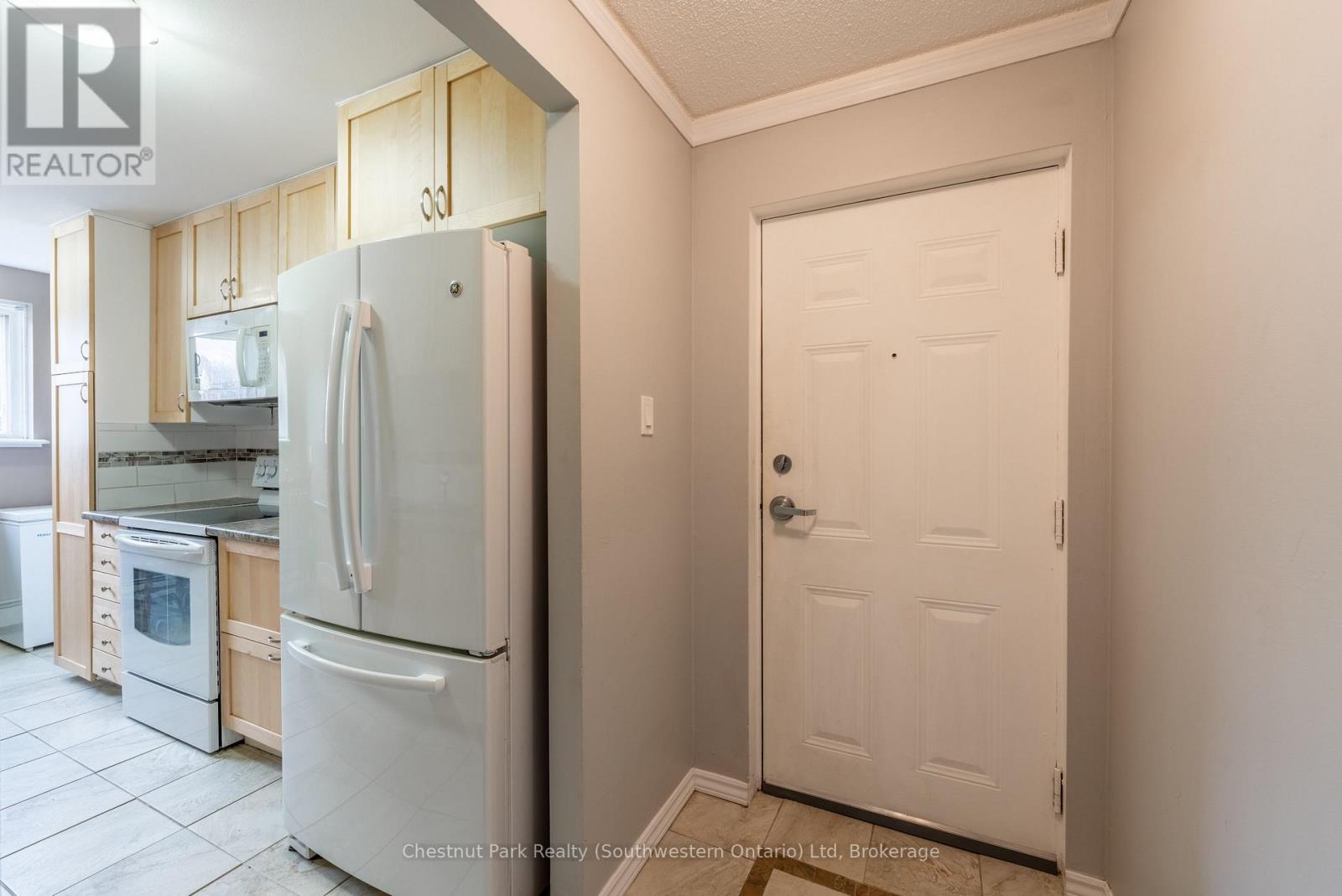 Property at 7 - 37 CONROY CRESCENT image 5