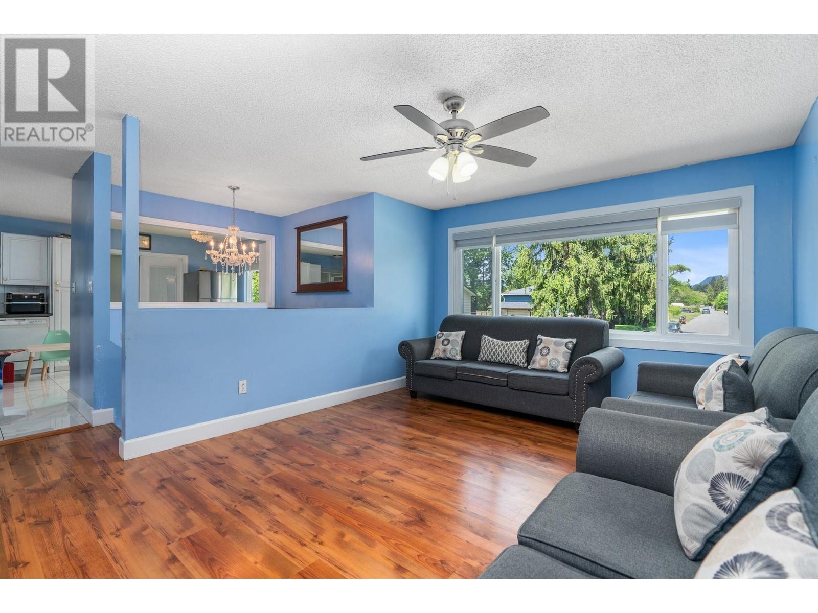 22950 Cliff Avenue, Maple Ridge, British Columbia  V2X 7Z9 - Photo 3 - R3001128