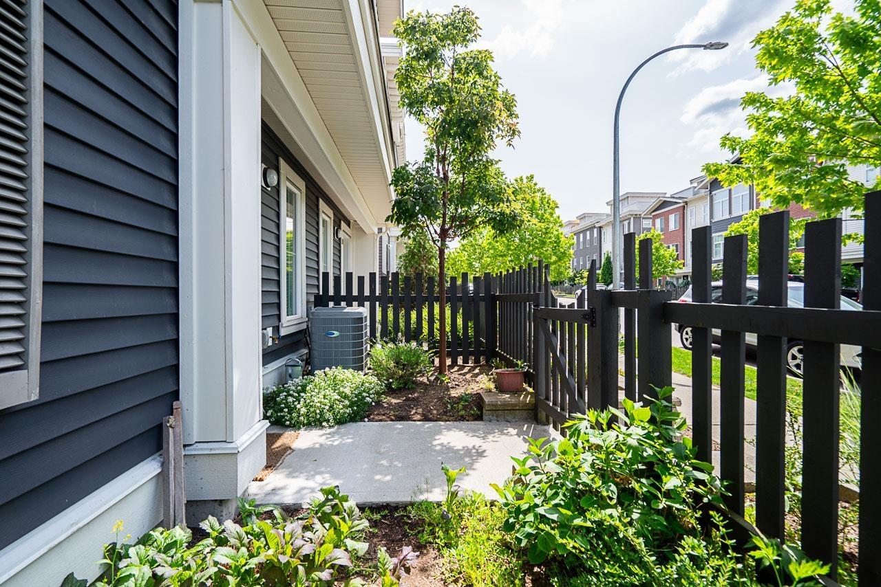 40 8370 202b Street, Langley, British Columbia  V2Y 4K8 - Photo 3 - R3001648