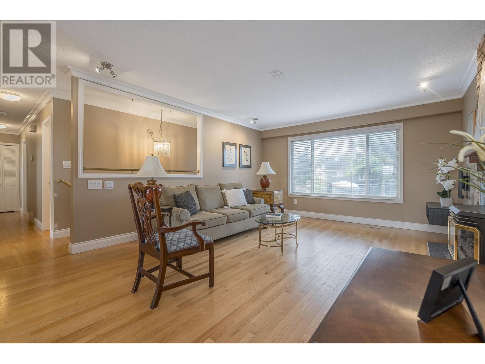 Property at 6087 CRESCENT DRIVE image 4