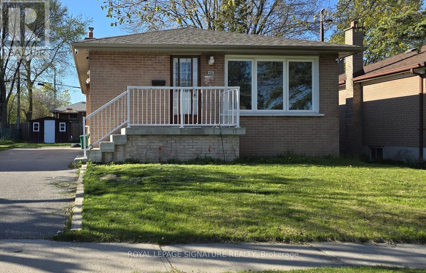 Main - 552 Monteith Avenue, Oshawa, Ontario  L1J 1C9 - Photo 2 - E12143220