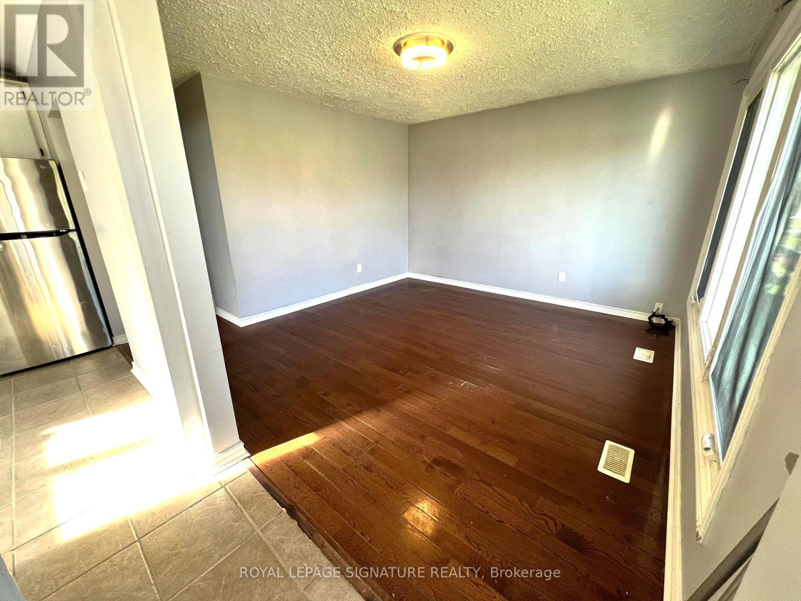 Main - 552 Monteith Avenue, Oshawa, Ontario  L1J 1C9 - Photo 4 - E12143220
