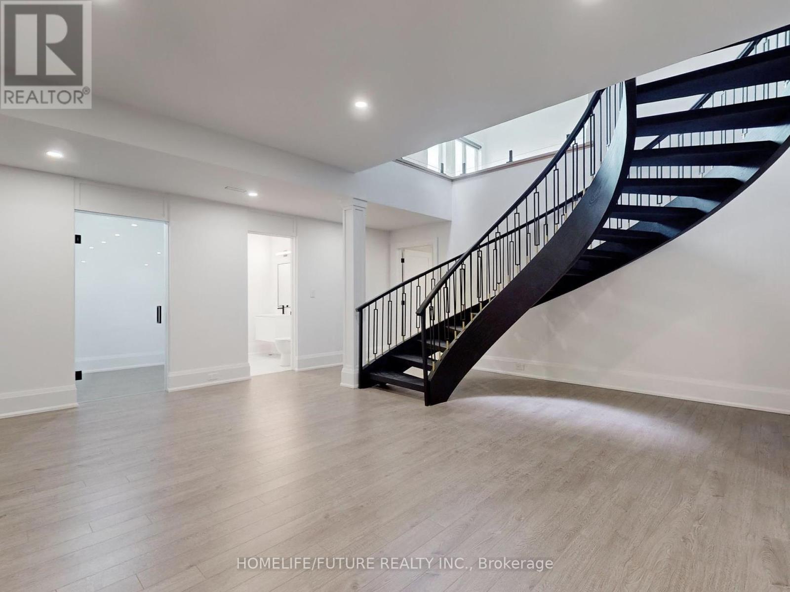 9 Pleasant Valley Drive, Whitchurch-Stouffville, Ontario  L4A 1W3 - Photo 32 - N12143193
