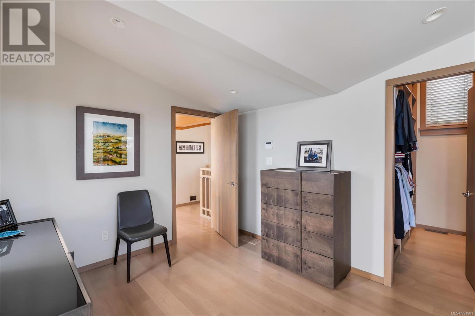 Property at 5073 Cordova Bay Rd image 5