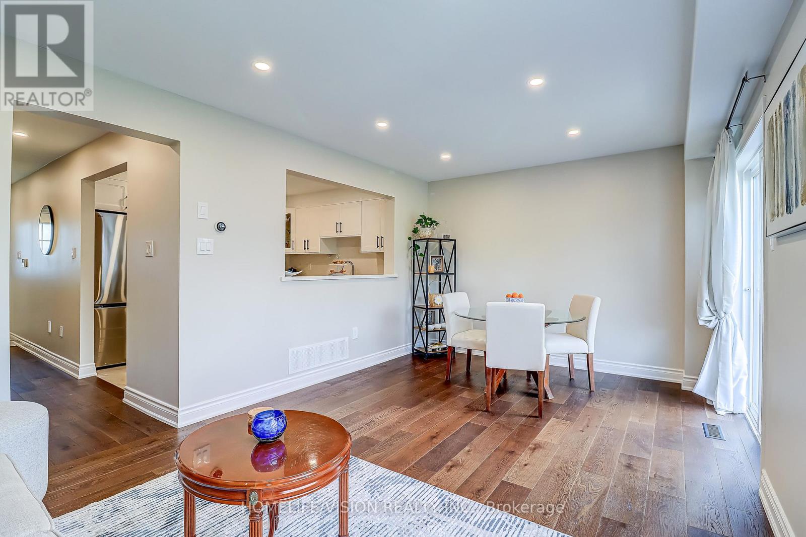 28 Longueuil Place, Whitby, Ontario  L1R 3G9 - Photo 6 - E12138744