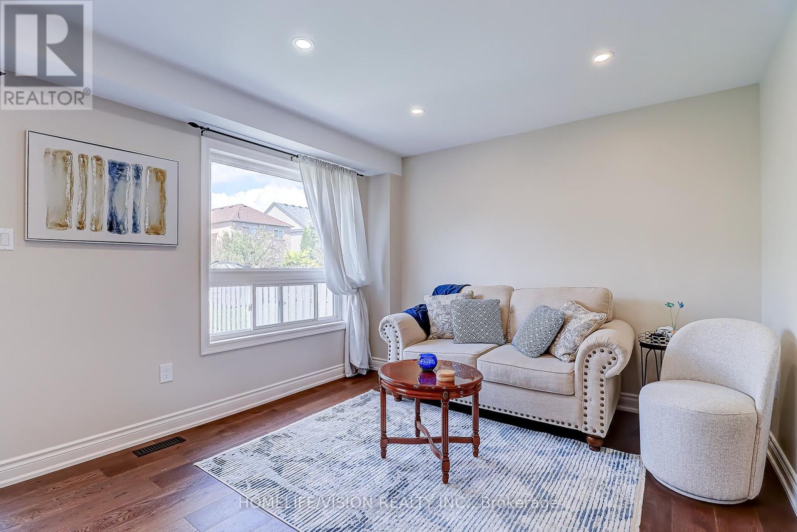 Property at 28 LONGUEUIL PLACE image 5