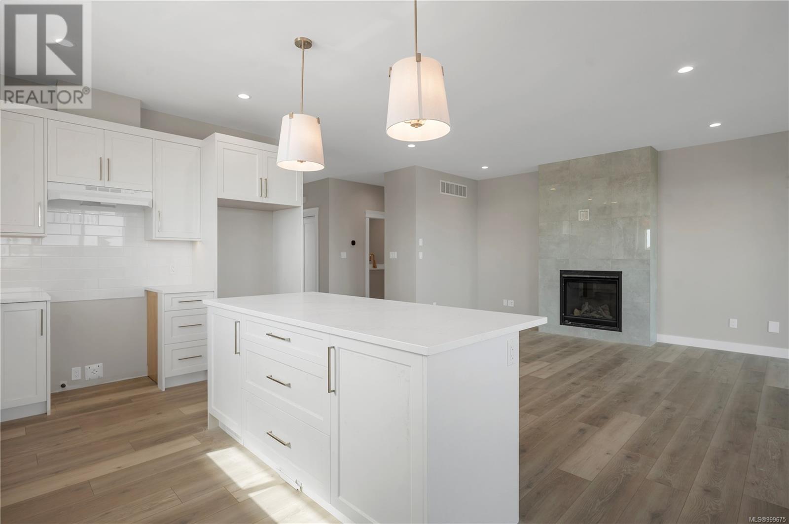 Property at 18 457 Arizona Dr image 4