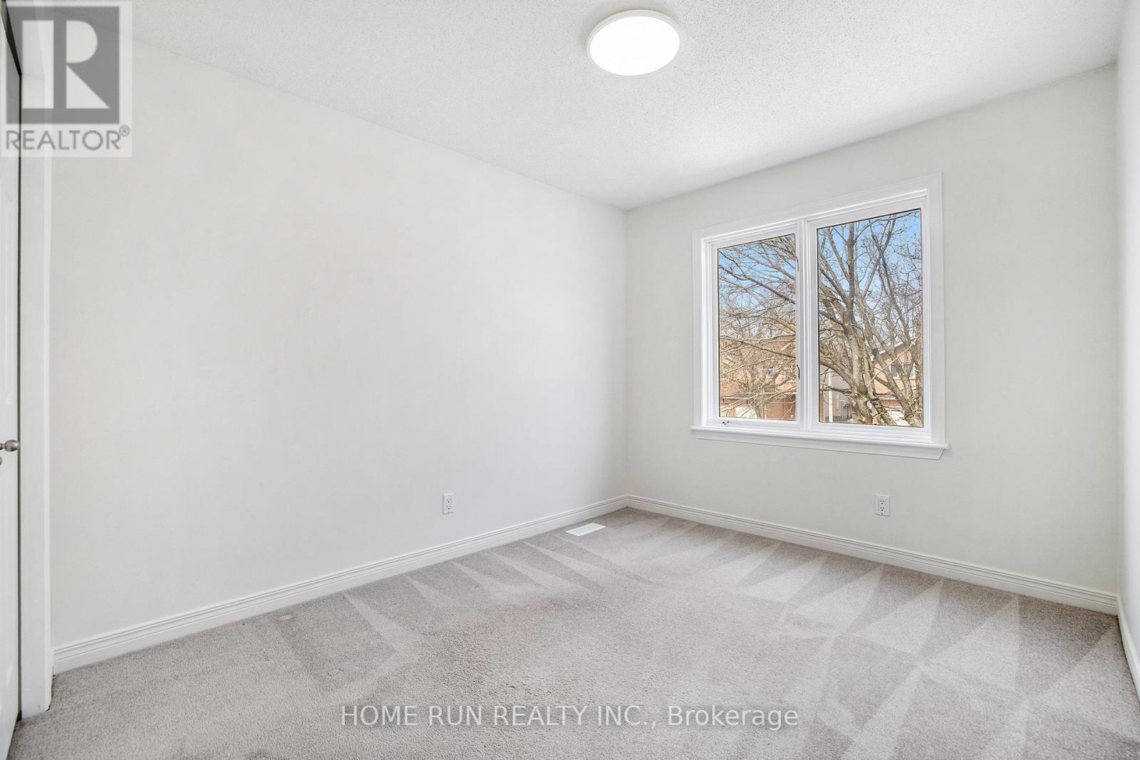 18 Hemmingwood Way S, Ottawa, Ontario  K2G 5Z2 - Photo 20 - X12143250