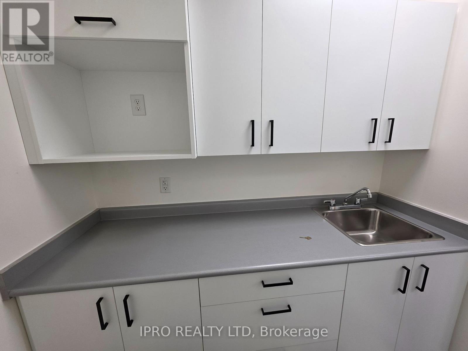 307 - 2250 Bovaird Drive E, Brampton (Sandringham-Wellington), Ontario  L6R 0W3 - Photo 13 - W12142323