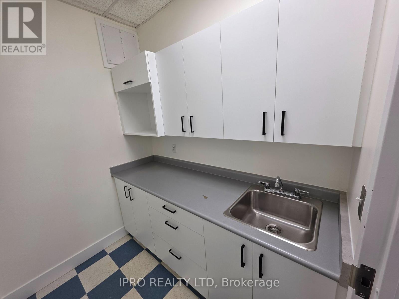307 - 2250 Bovaird Drive E, Brampton (Sandringham-Wellington), Ontario  L6R 0W3 - Photo 15 - W12142323