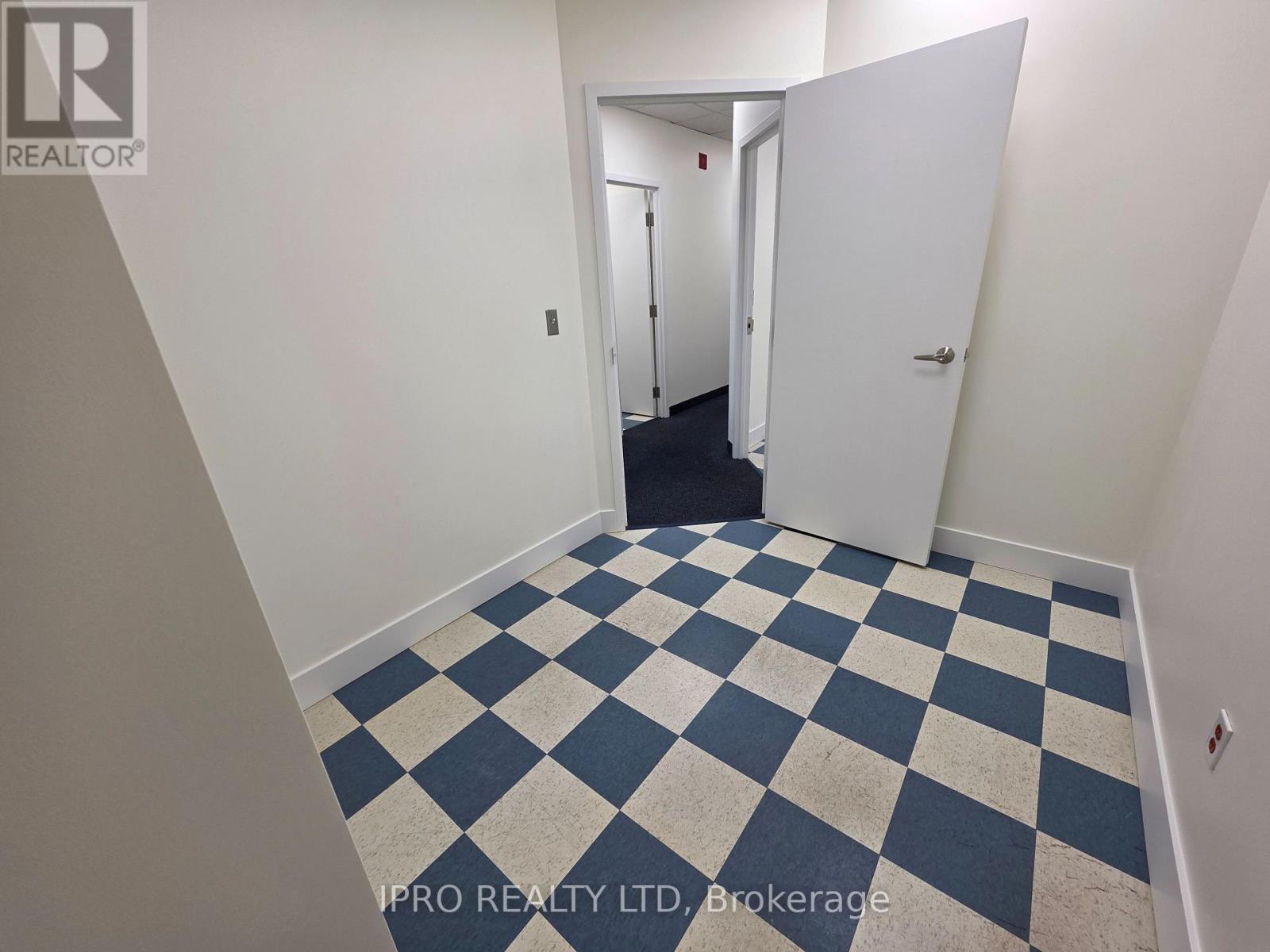 307 - 2250 Bovaird Drive E, Brampton (Sandringham-Wellington), Ontario  L6R 0W3 - Photo 12 - W12142323