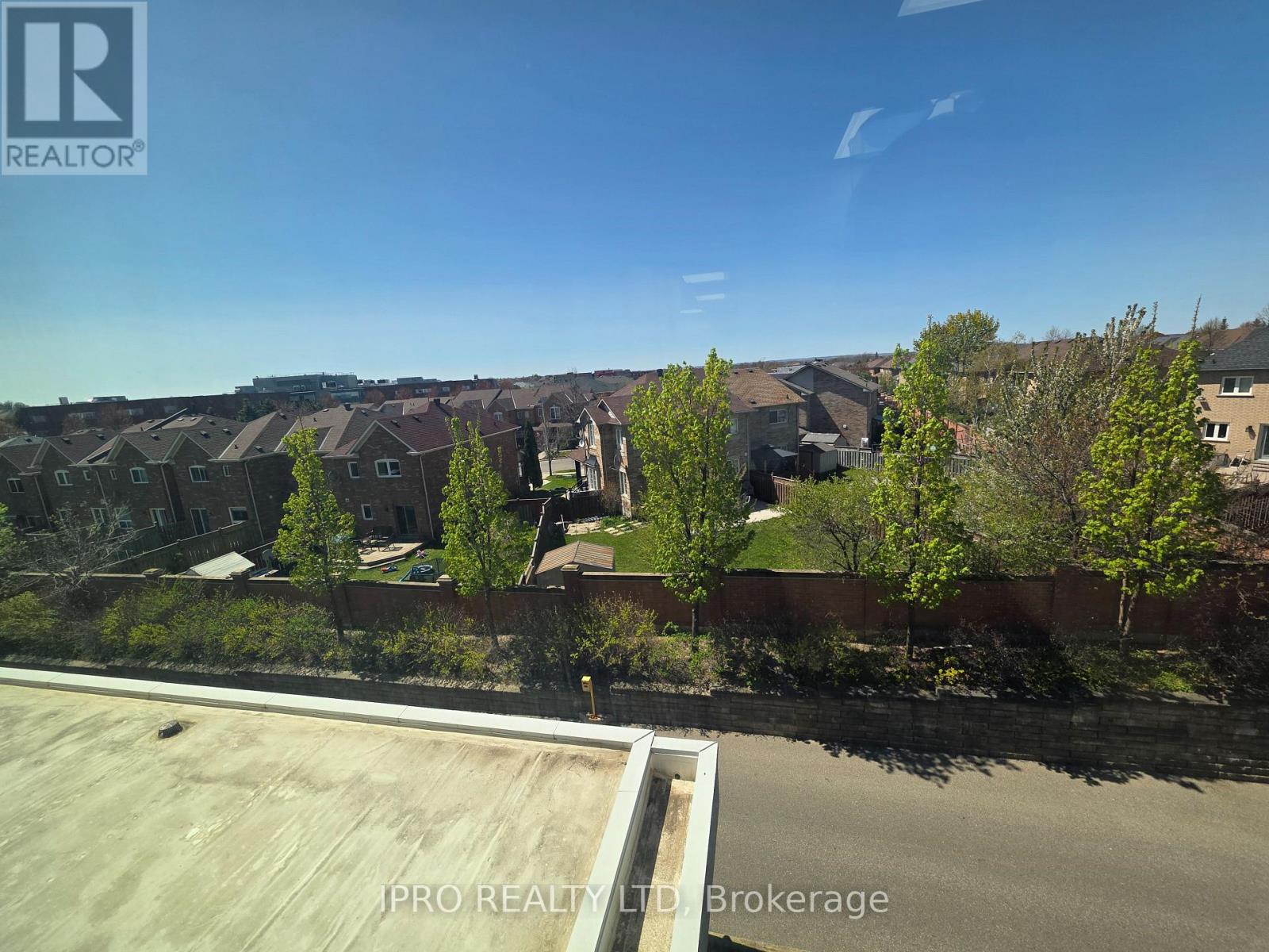 307 - 2250 Bovaird Drive E, Brampton (Sandringham-Wellington), Ontario  L6R 0W3 - Photo 6 - W12142323