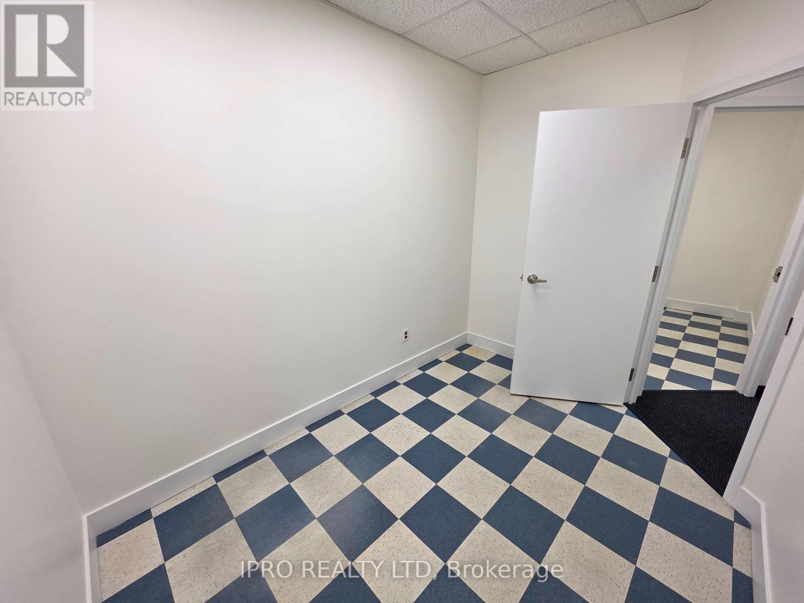 307 - 2250 Bovaird Drive E, Brampton (Sandringham-Wellington), Ontario  L6R 0W3 - Photo 9 - W12142323