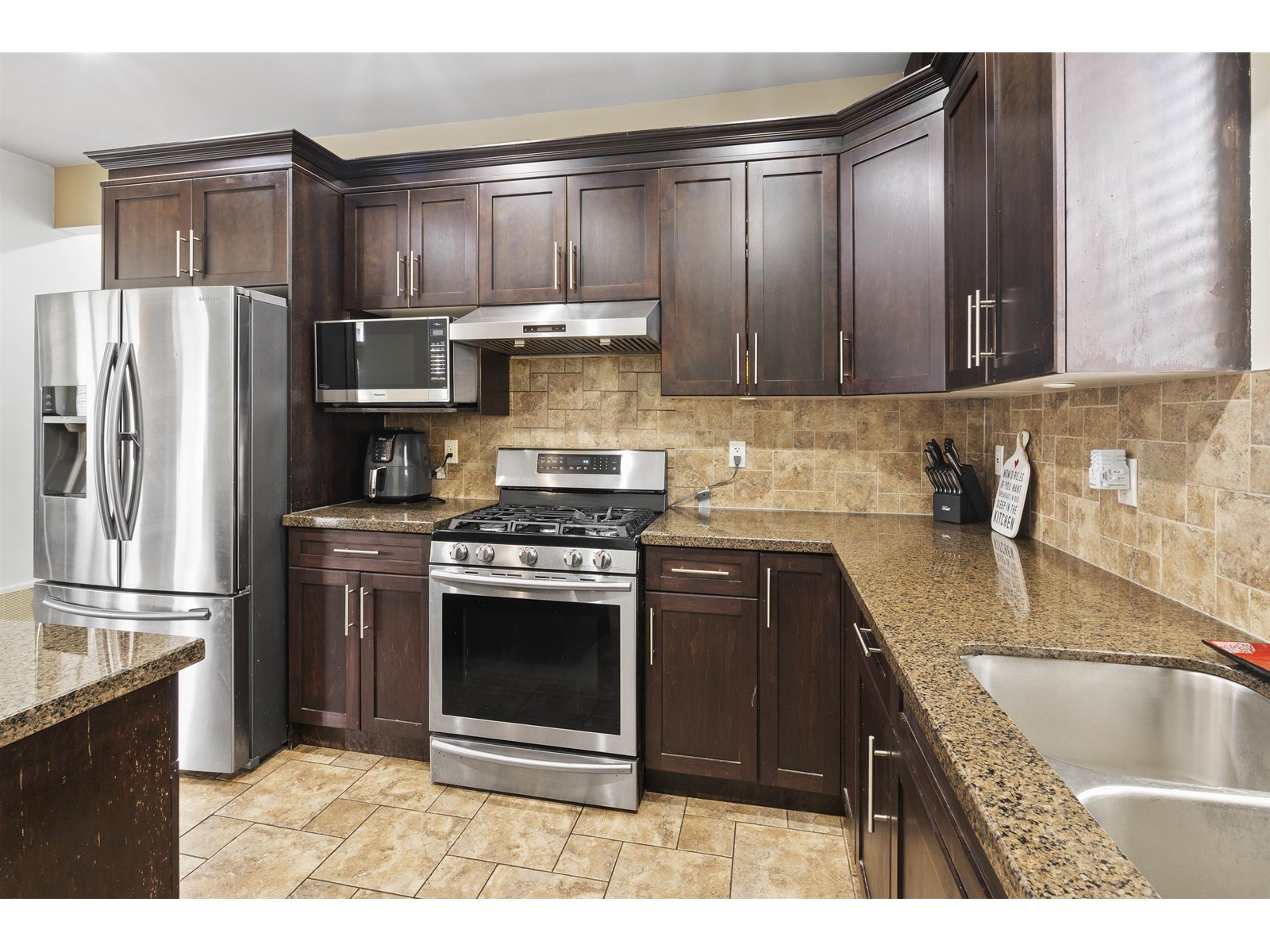 7032 195a Street, Surrey, British Columbia  V4N 5Z2 - Photo 4 - R3001810
