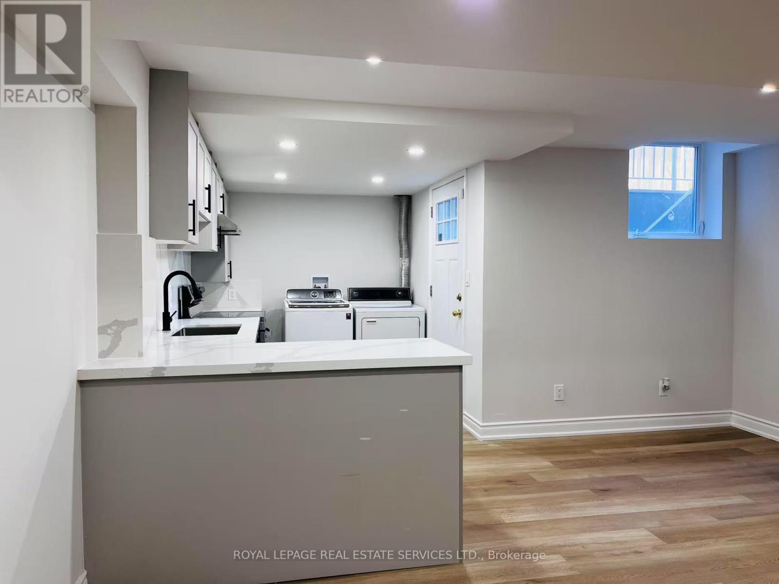 Lower - 1385 Peartree Circle, Oakville, Ontario  L6M 2J3 - Photo 6 - W12143248