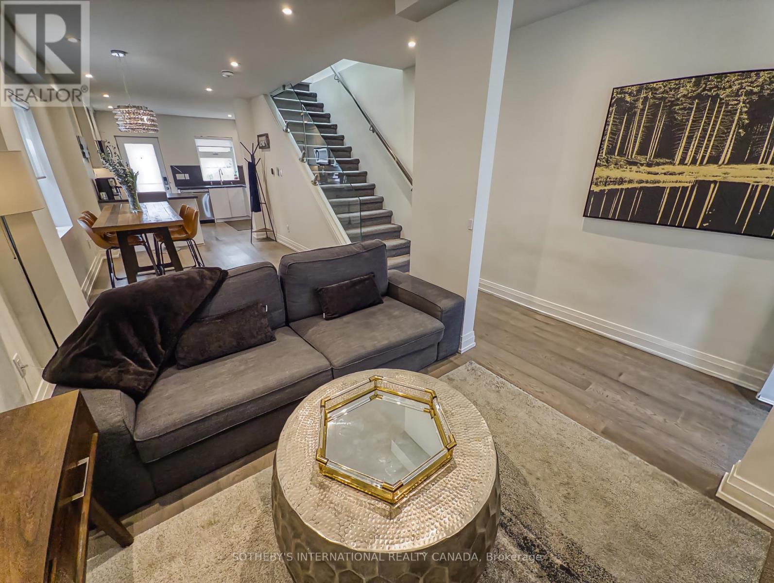 26 Greenwood Avenue, Toronto, Ontario  M4L 2P4 - Photo 5 - E12123299