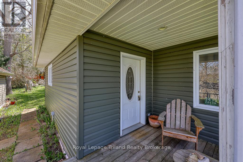 3435 Colin Street, Malahide, Ontario  N5H 2R2 - Photo 8 - X12143272