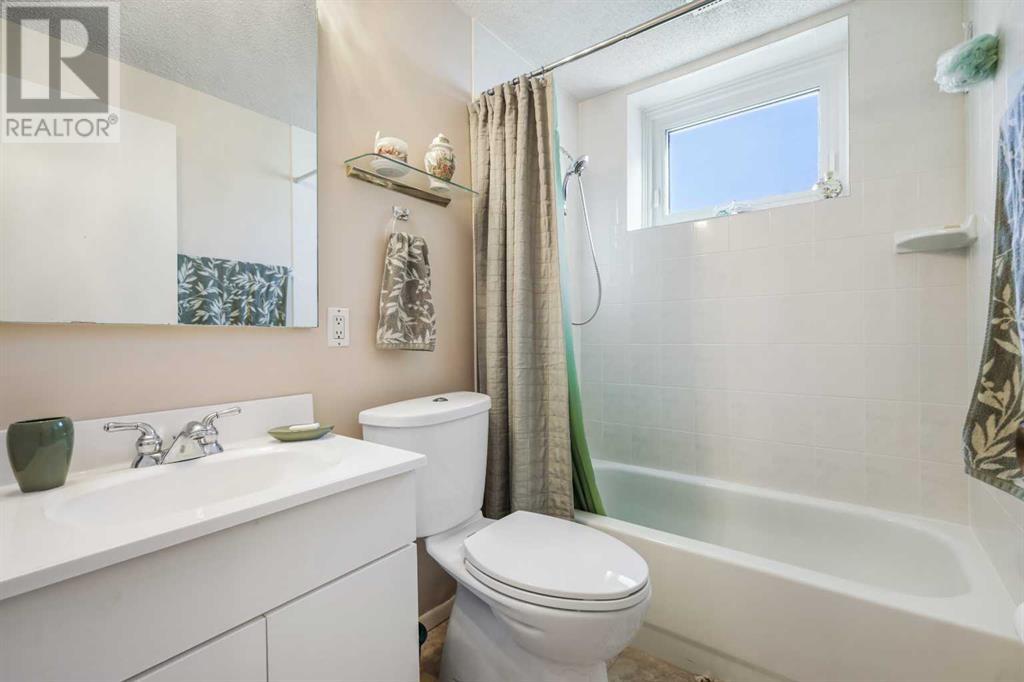 6028 Dalgetty Drive Nw, Calgary, Alberta  T3A 1J3 - Photo 35 - A2214911